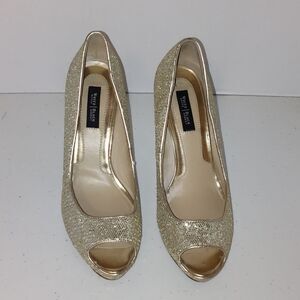 WHBM  dancer Gold Glitter Pumps Heels‎ size 7